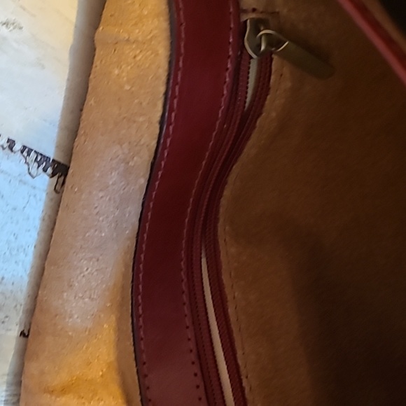 Genuine Red Leather Crossbody Bag/Purse - Picture 11 of 12